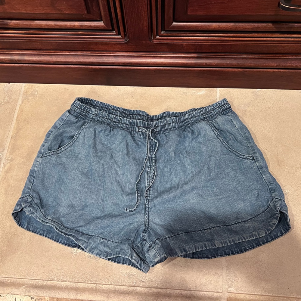 Women’s Universal Threads Denim Blue Shorts